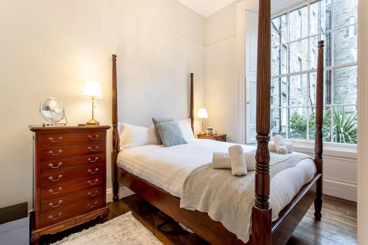 Joivy Converted Flat In Historic Building In New Town Edimburgo Exterior foto